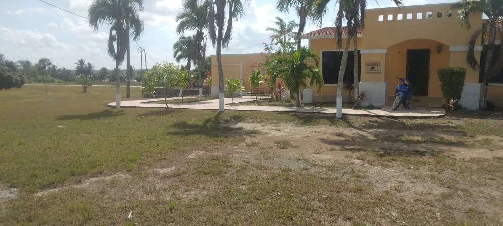 Pictures of bungalow and surrounding areas at lot 1390 in Progresso Heights.