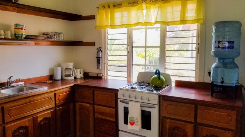 Compact-Self-Contained-Kitchen-835x467